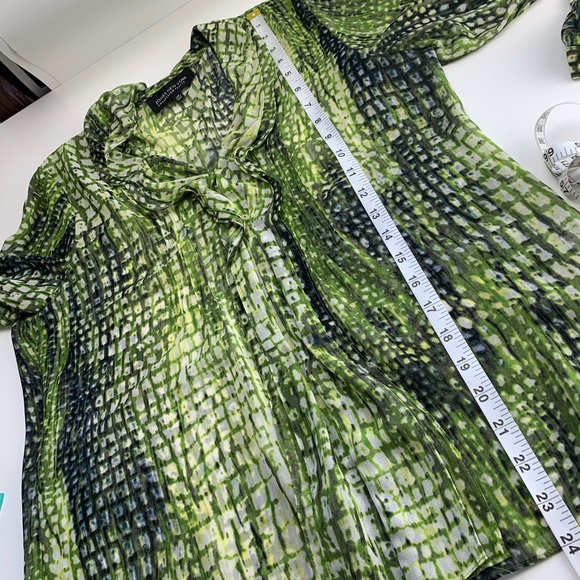 Jones New York animal print blouse size 10P - Picture 5 of 6